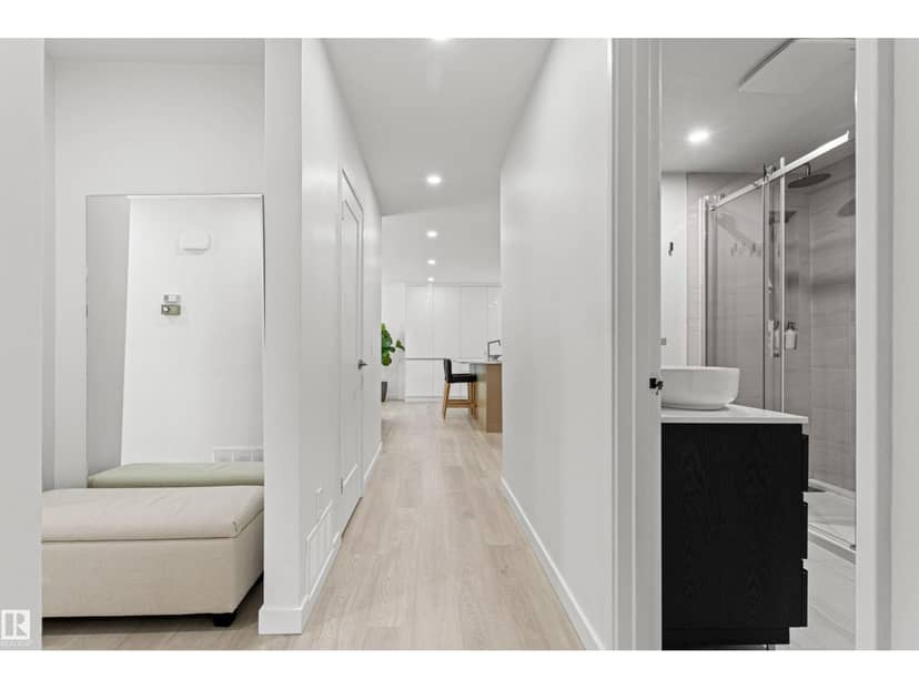 4704 106A AV NW — photo 15 of 40