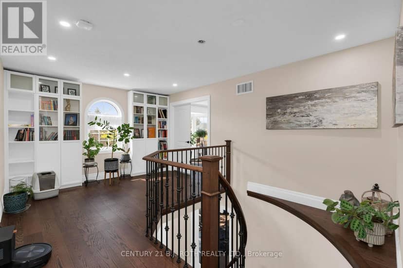 2 Brushwood Crescent — photo 12 of 27