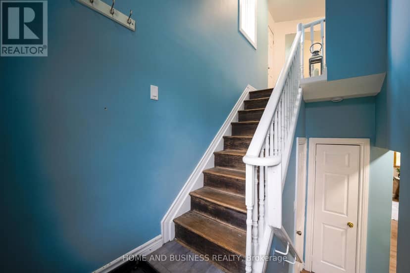 1 D'Aubigny Road — photo 6 of 40