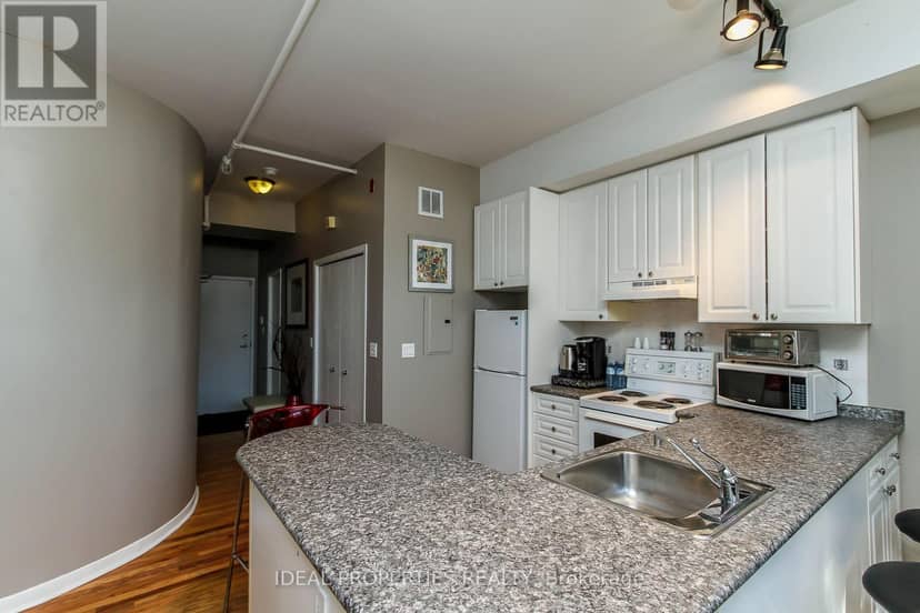 101 - 589 Rideau Street — photo 14 of 24