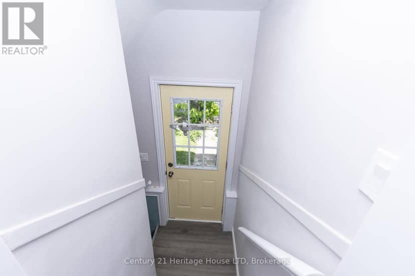 218 Henrietta Street — photo 26 of 34