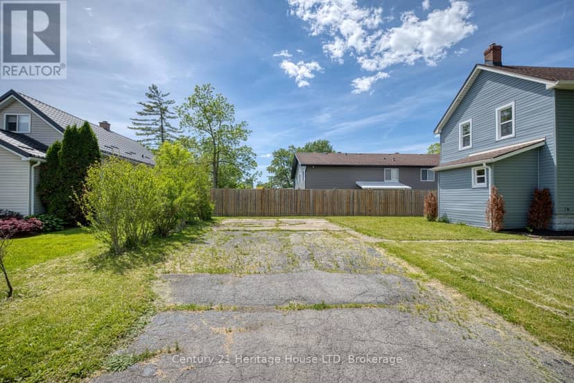 218 Henrietta Street — photo 32 of 34
