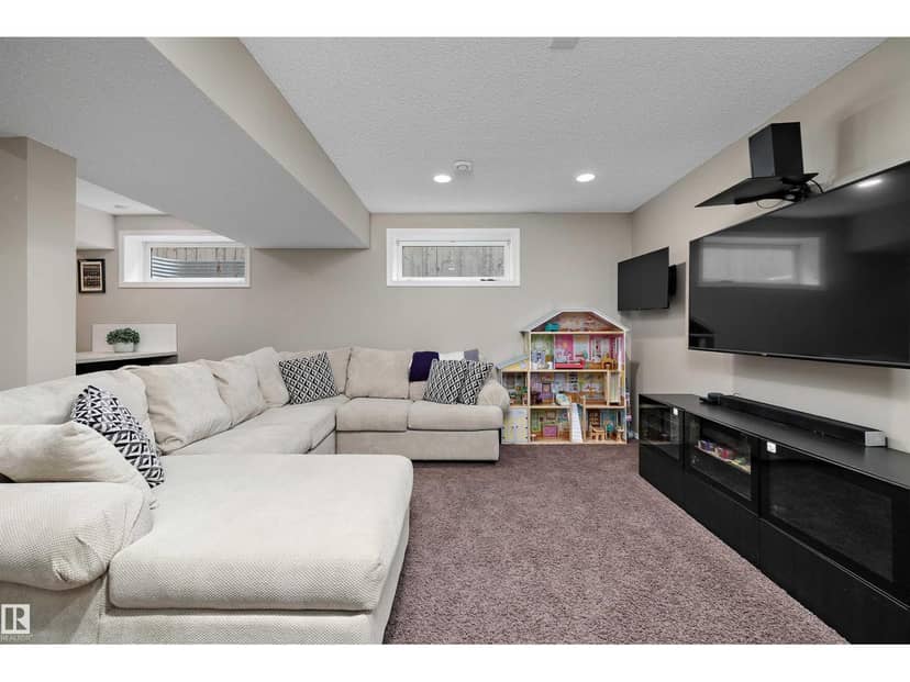 4616 191 ST NW — photo 39 of 40