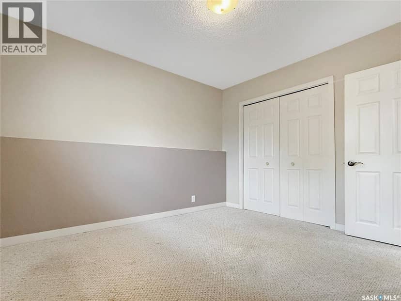 943 11th AVENUE NE — photo 18 of 40