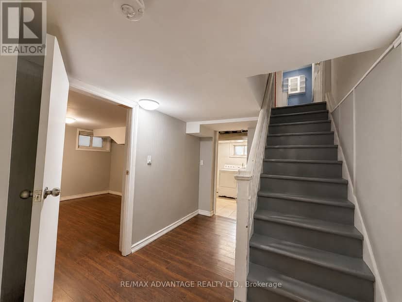 1051 Richmond Street N — photo 15 of 40