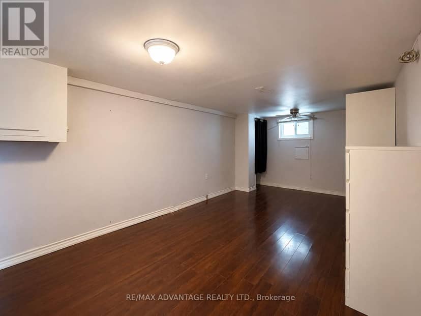1051 Richmond Street N — photo 16 of 40