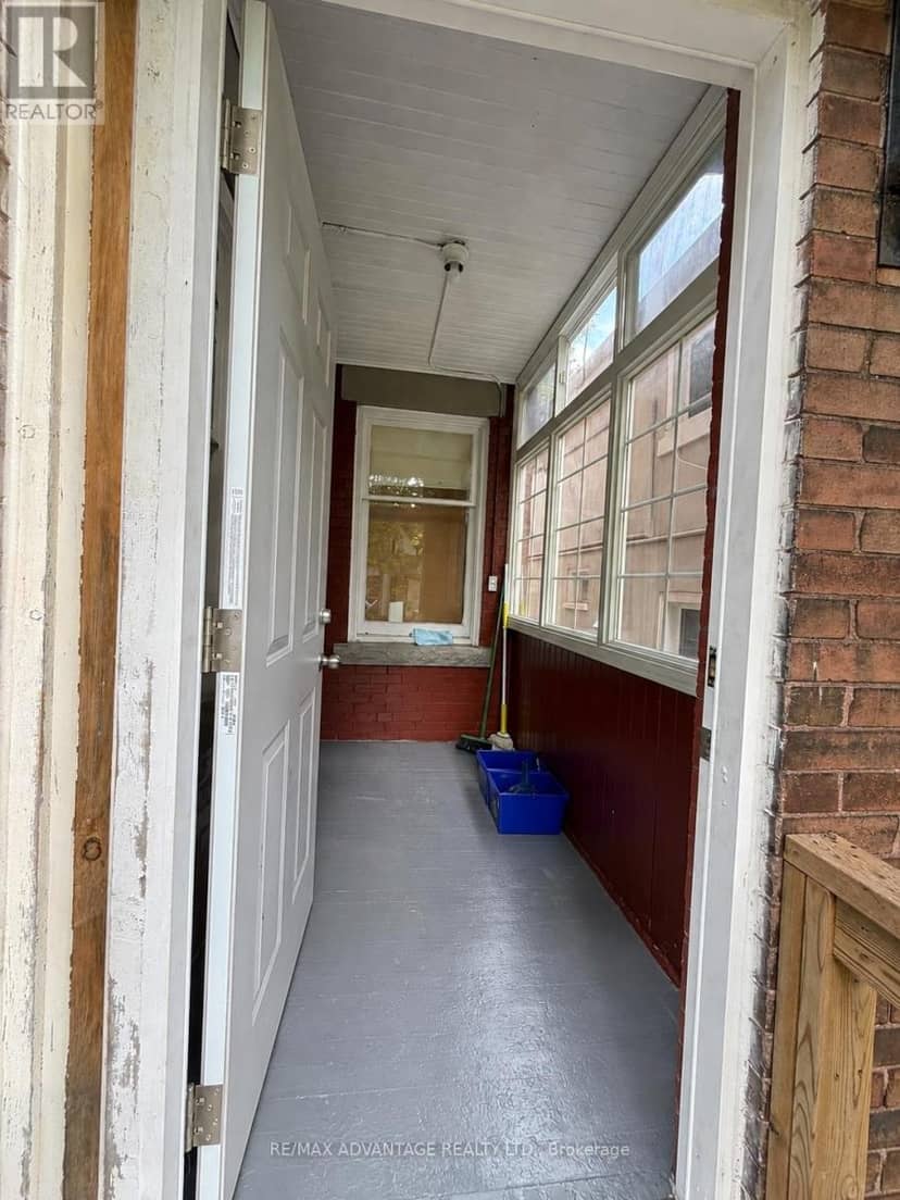 1051 Richmond Street N — photo 23 of 40