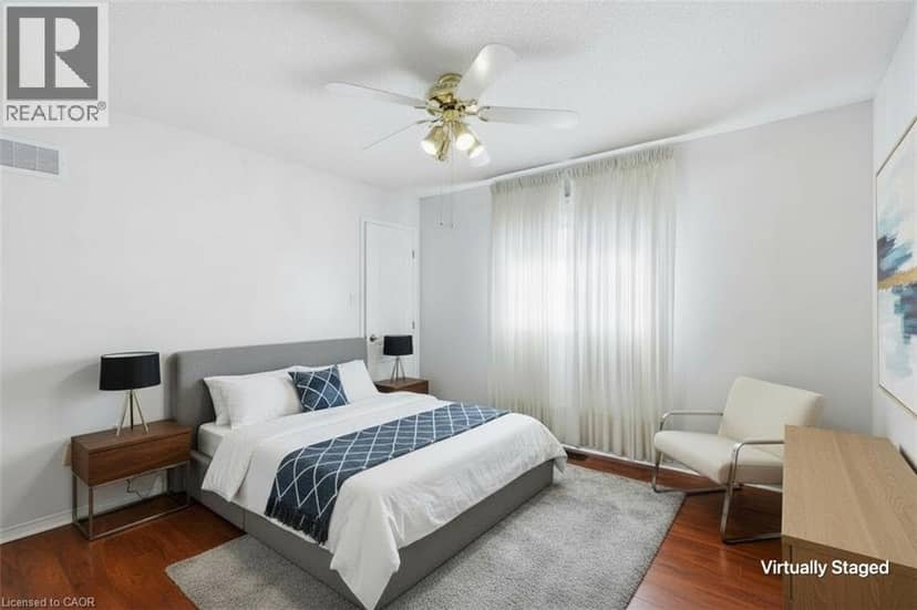 102 COVE Crescent — photo 17 of 39