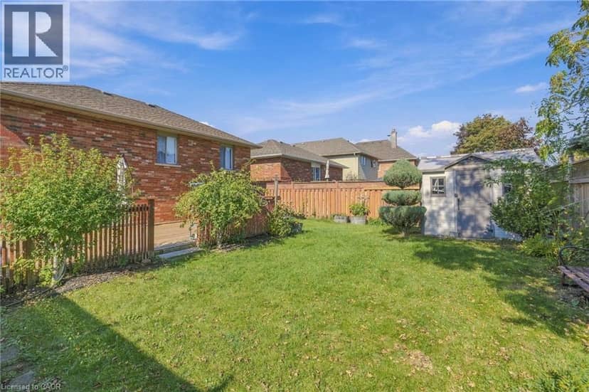 102 COVE Crescent — photo 34 of 39