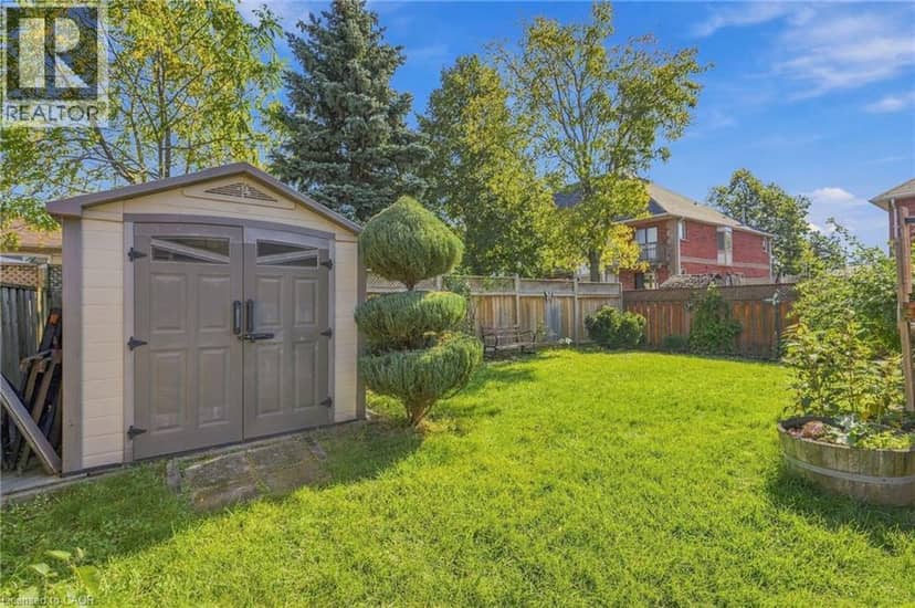 102 COVE Crescent — photo 36 of 39