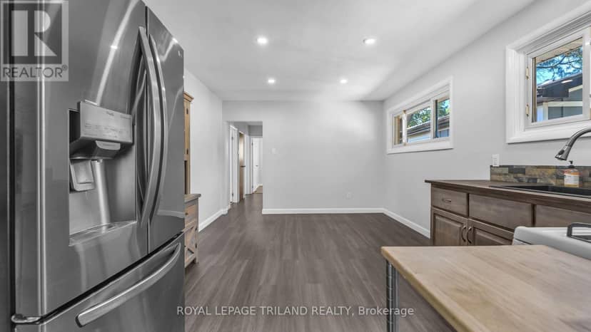 93 Manitoulin Drive — photo 3 of 23
