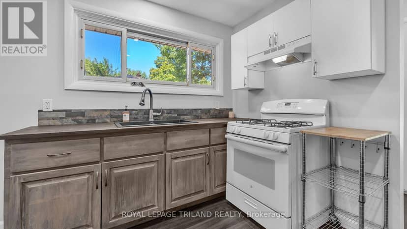 93 Manitoulin Drive — photo 9 of 23