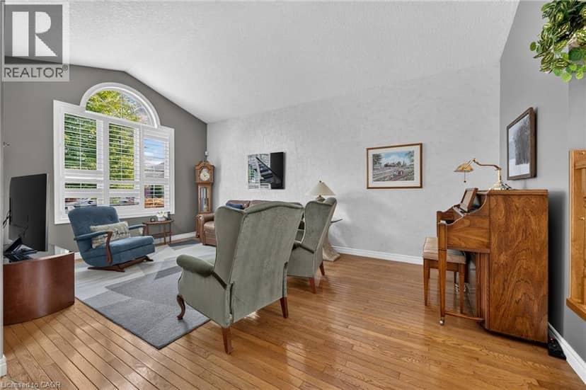 106 KINGFISHER Avenue — photo 5 of 33