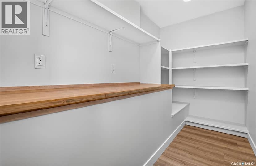 1056 West Park BOULEVARD — photo 19 of 40