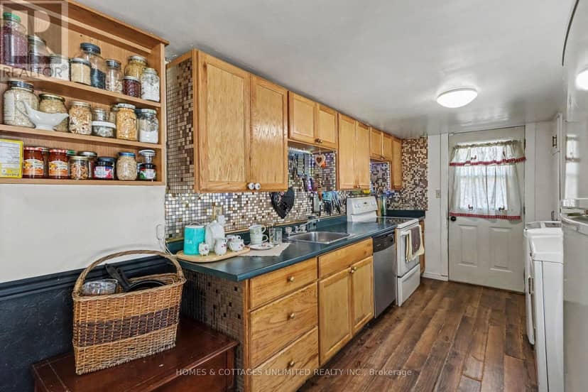 313 Country Street — photo 16 of 27