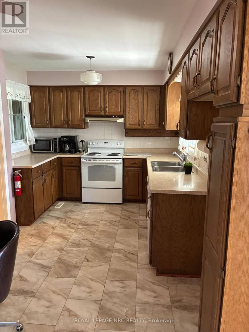 6725 Randy Drive — photo 7 of 9