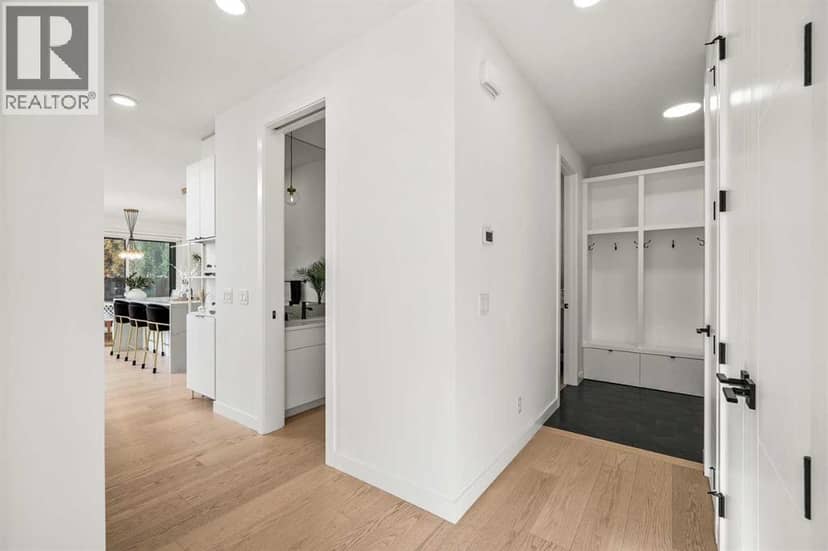 208 Crestmont Drive SW, Calgary, photo 5