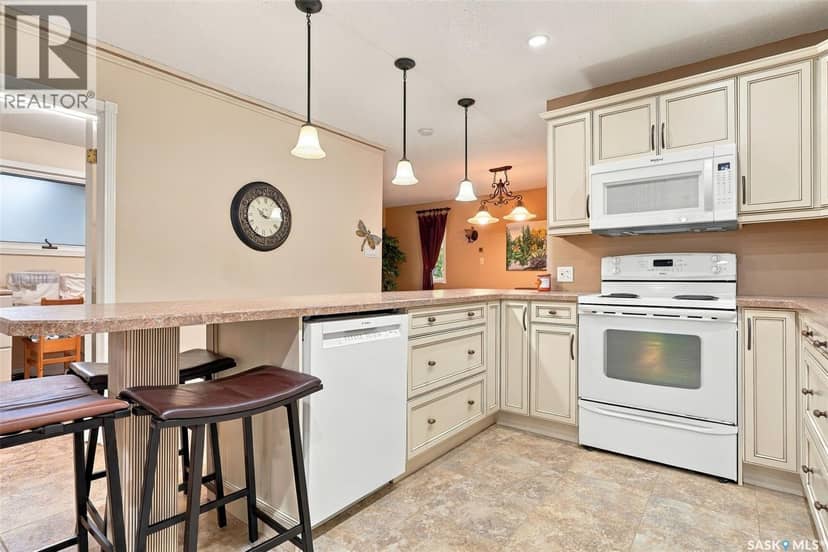 307 Broadway STREET — photo 12 of 40