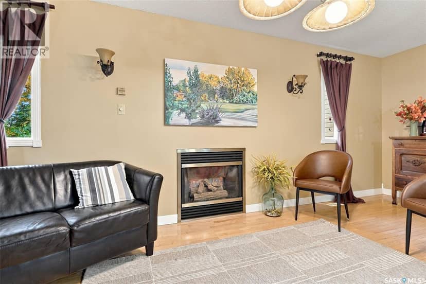 307 Broadway STREET — photo 6 of 40