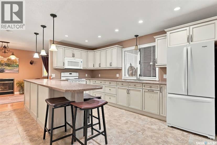 307 Broadway STREET — photo 9 of 40
