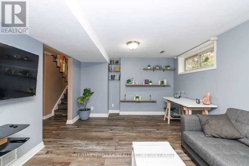 3360 Baker Crescent — photo 16 of 23