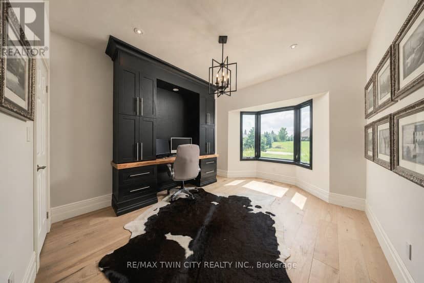 5 Tysons Way — photo 11 of 40
