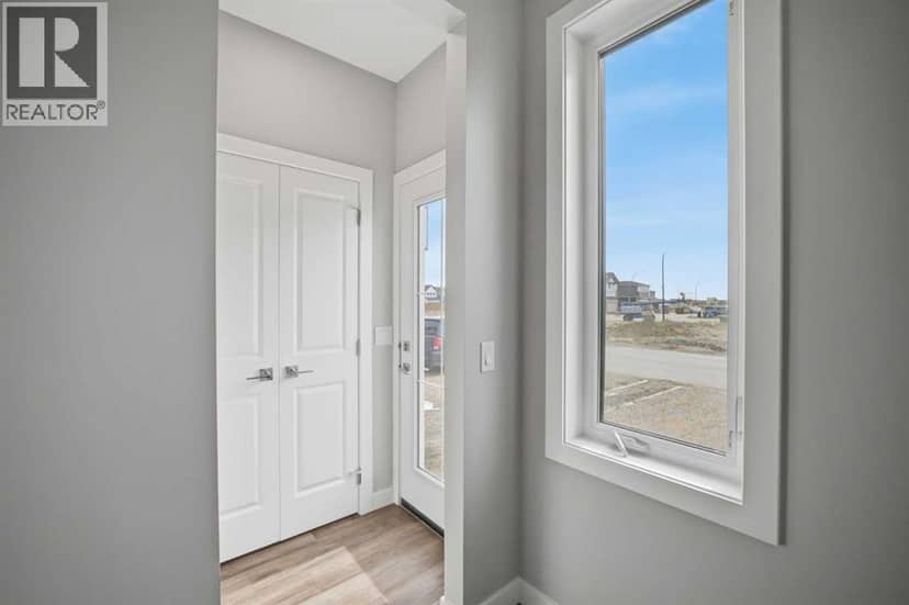 8561 Huxbury Drive NE — photo 15 of 40