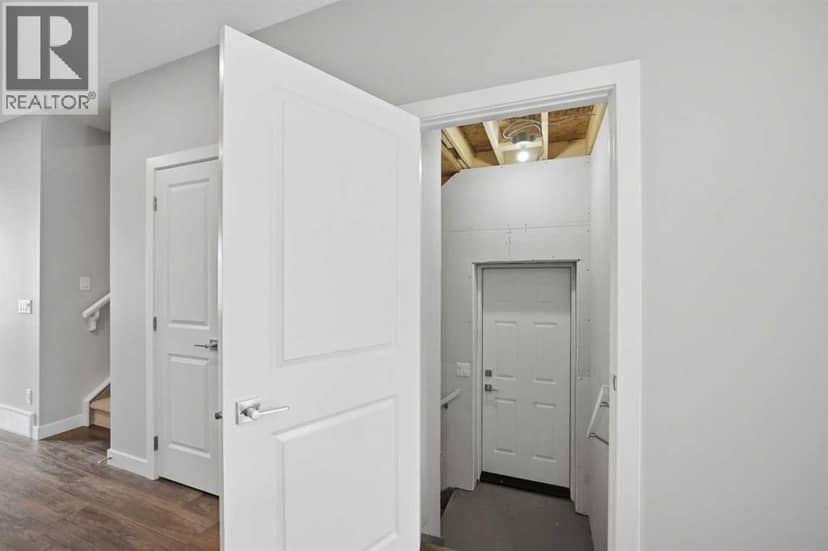 8561 Huxbury Drive NE — photo 19 of 40