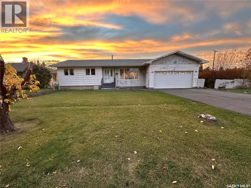 110 Railway AVENUE, Rosthern