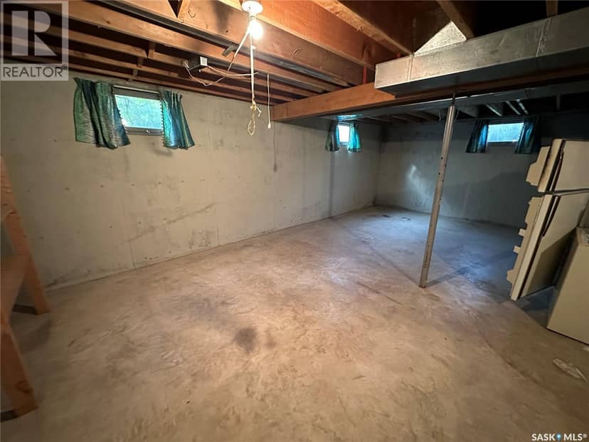 110 Railway AVENUE — photo 18 of 29