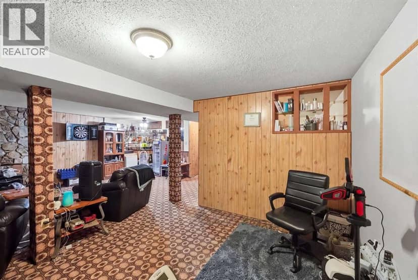 5320 57 Avenue — photo 27 of 36