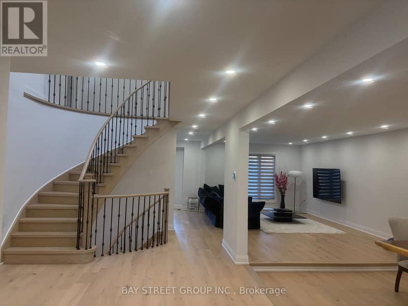 321 Raymerville Drive, Markham, photo 2