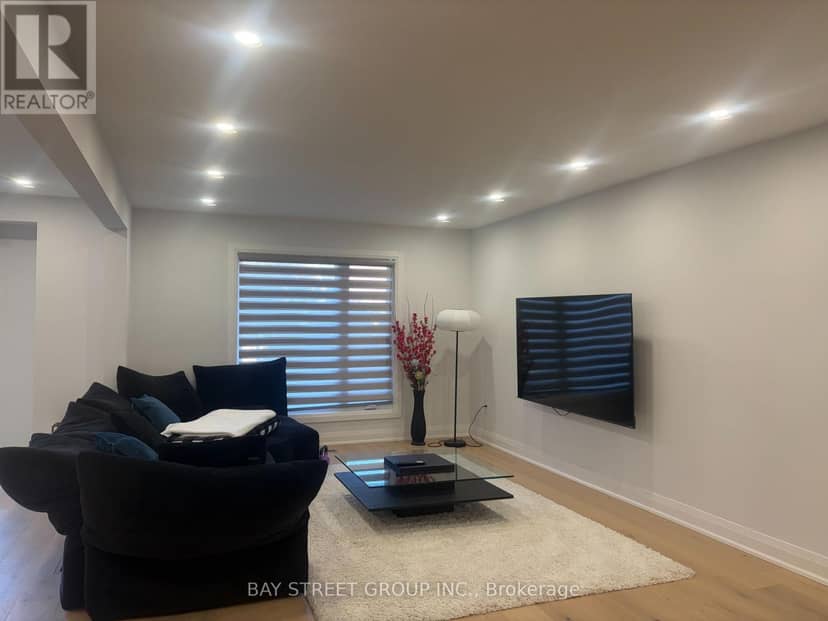 321 Raymerville Drive, Markham, photo 3