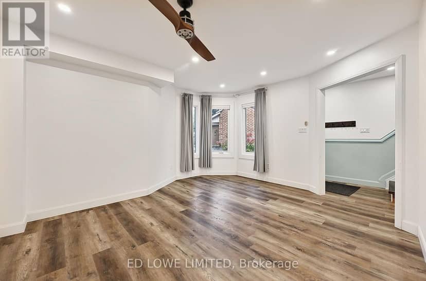 63 Weatherup Crescent — photo 10 of 40