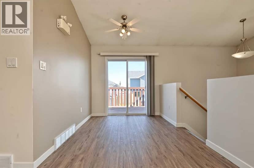 7358 106 Street — photo 10 of 19
