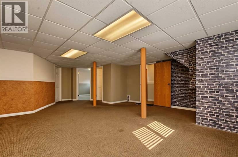 7358 106 Street — photo 16 of 19