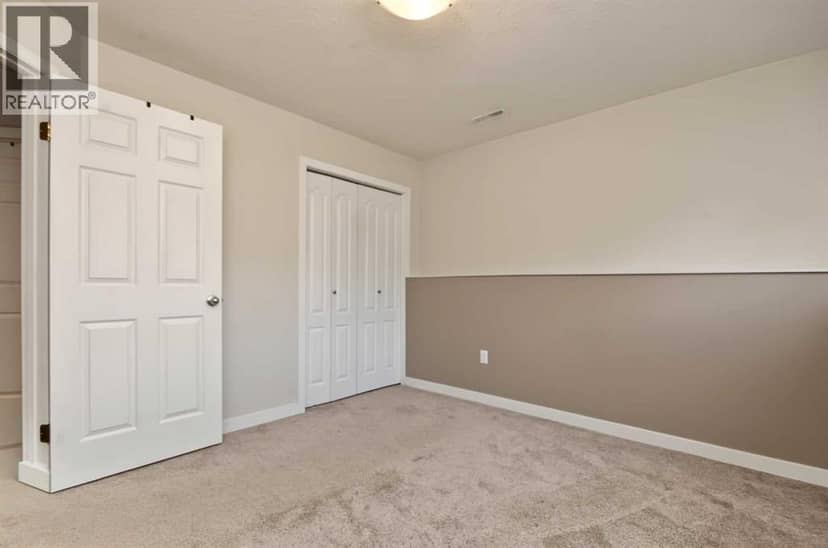7358 106 Street — photo 17 of 19