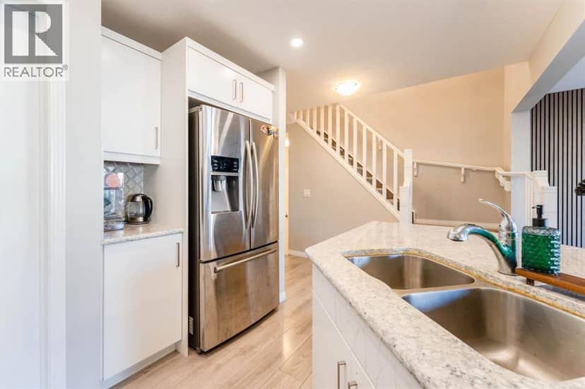 230 Hillcrest Square SW — photo 14 of 40