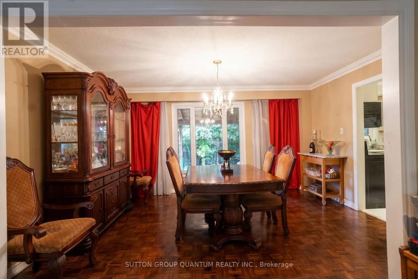 1005 Fredonia Drive, Mississauga, photo 3
