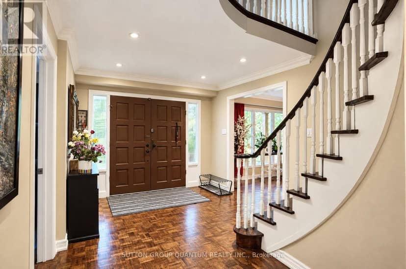 1005 Fredonia Drive, Mississauga, photo 4