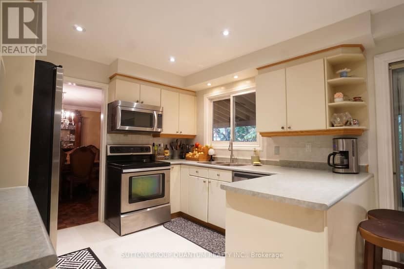 1005 Fredonia Drive, Mississauga, photo 5