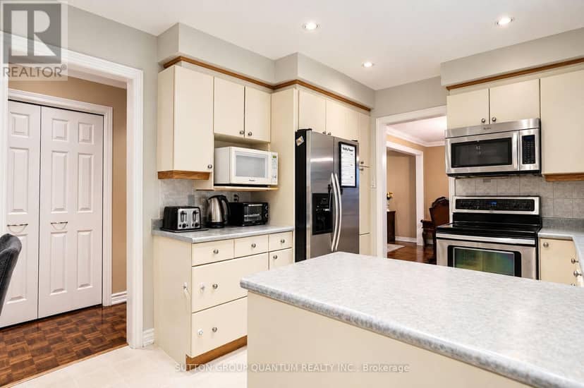 1005 Fredonia Drive, Mississauga, photo 6