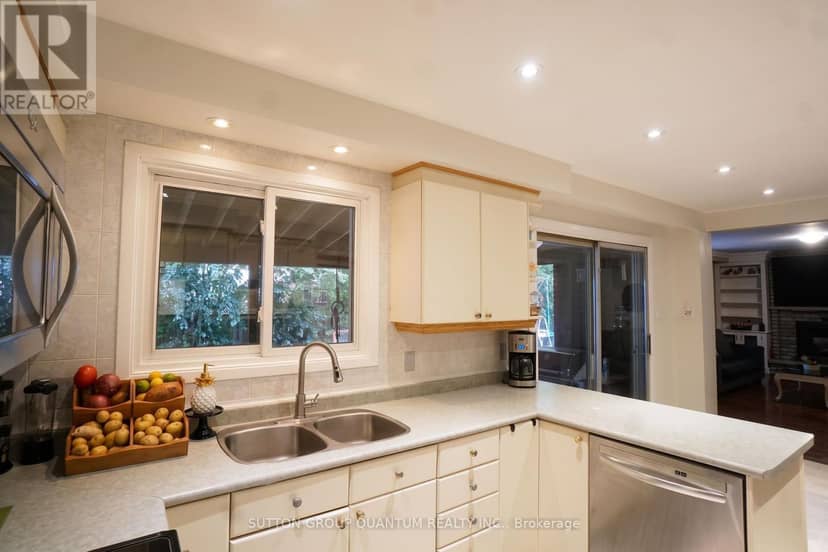 1005 Fredonia Drive, Mississauga, photo 8