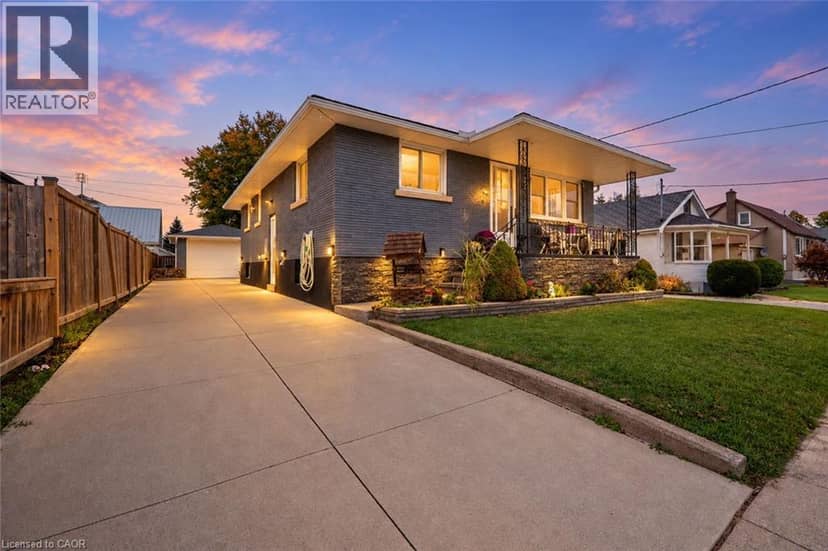 64 CHRISTMAS Street, Port Colborne