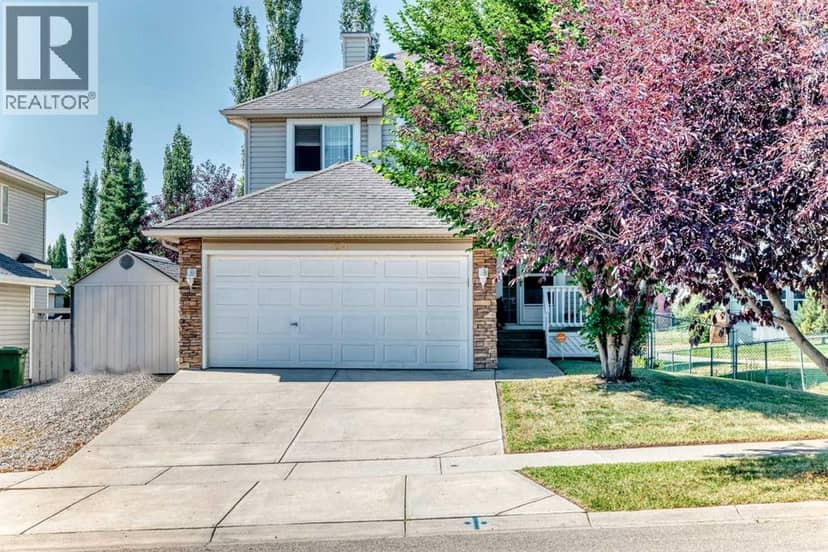 124 WEST LAKEVIEW Drive, Chestermere, photo 2