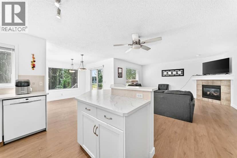 124 WEST LAKEVIEW Drive — photo 15 of 40