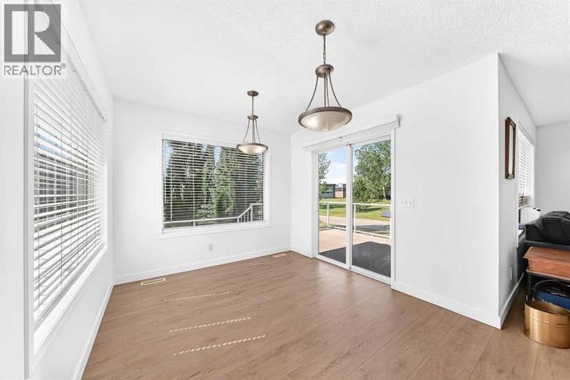 124 WEST LAKEVIEW Drive — photo 16 of 40