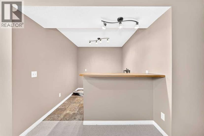124 WEST LAKEVIEW Drive — photo 30 of 40