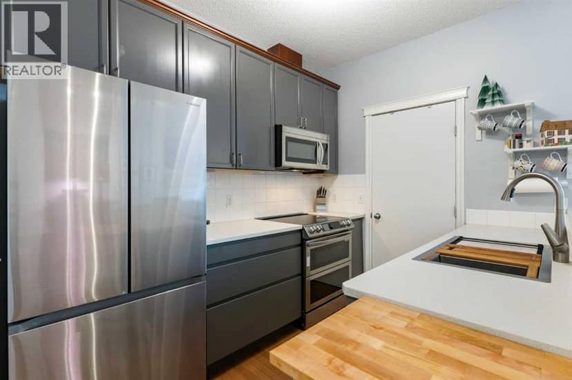 8, 2001 34 Avenue SW — photo 15 of 40