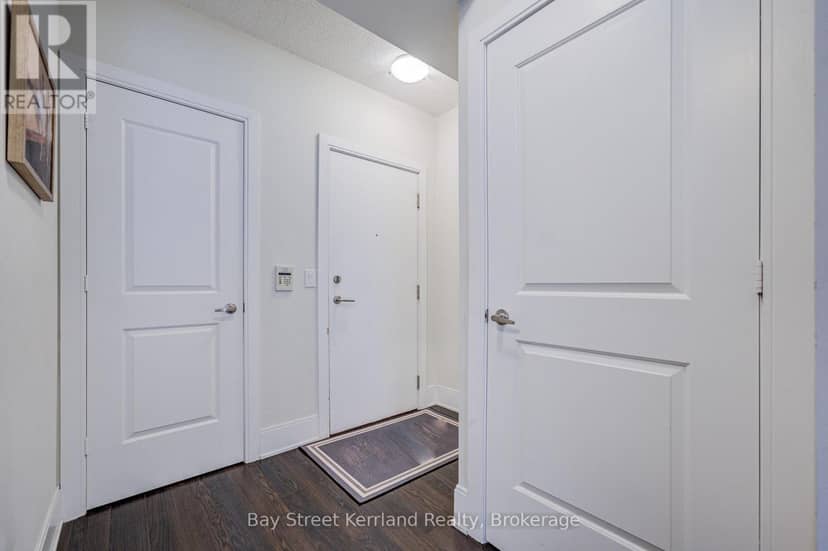 1509 - 330 Burnhamthorpe Road W — photo 3 of 39